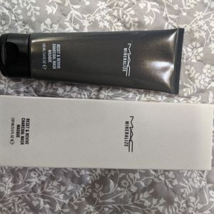 Mac charcoal mask